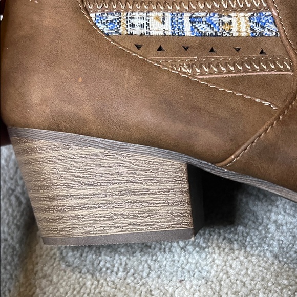 Maurices NWOB Deep Tan Ankle Boots with Patterned Detail - Picture 5 of 10